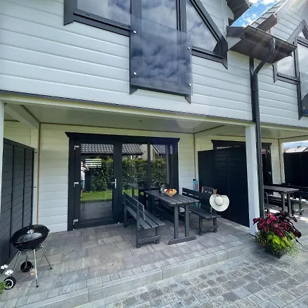 Comfortable Homes With Air Conditioning *